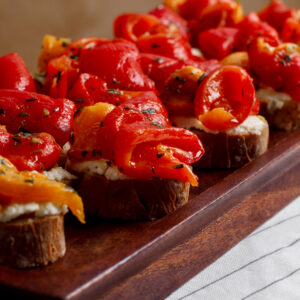 Penca de acelga con pimientos asados a la leña